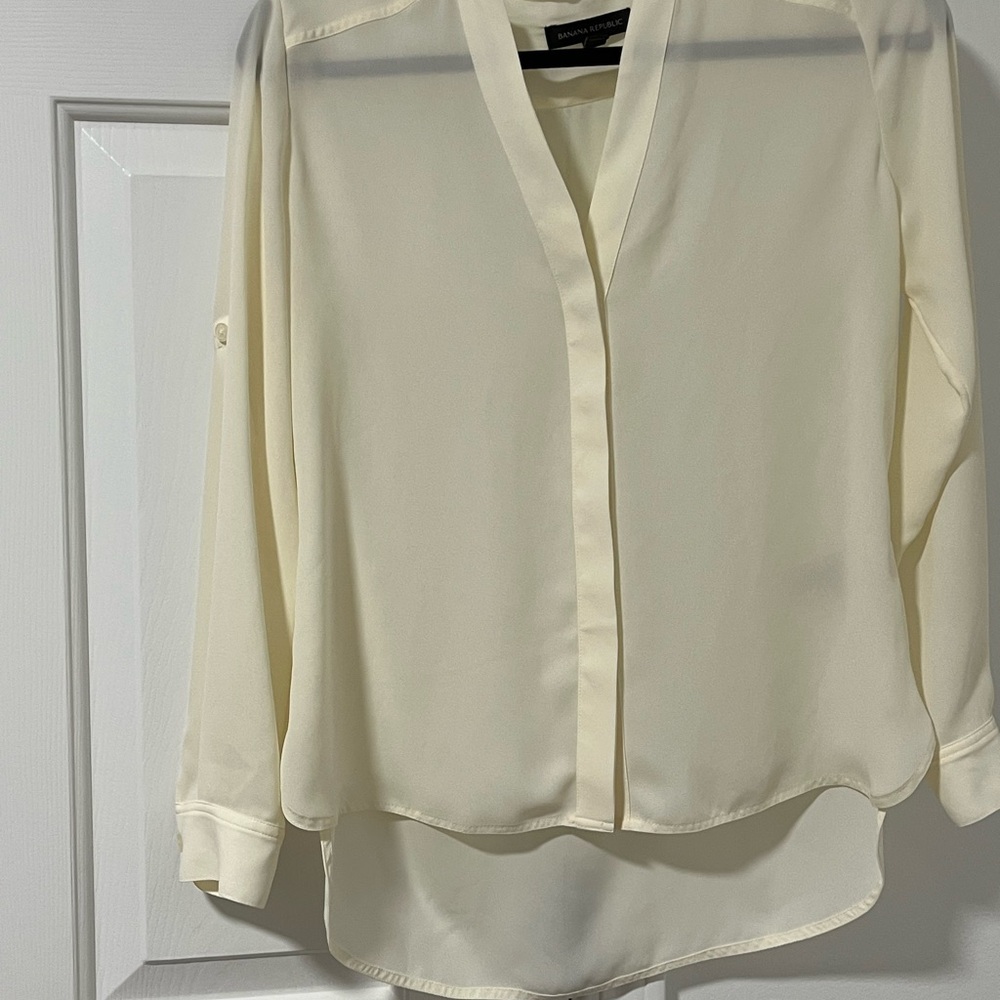 Banana Republic Cream V-Neck Blouse